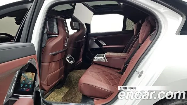 BMW 7 Series (G70) 2024 Белый из Кореи, фото 3