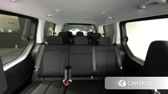 Hyundai Staria 2021 Серебряный из Кореи, фото 3