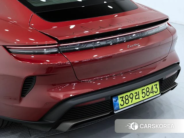 Porsche Taycan 2025 Красный из Кореи, фото 3