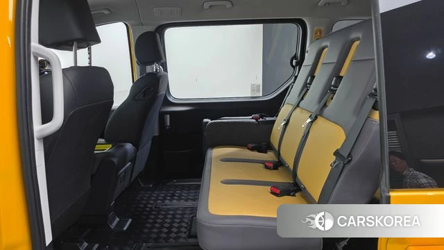 Hyundai Staria 2024 Желтый из Кореи, фото 3