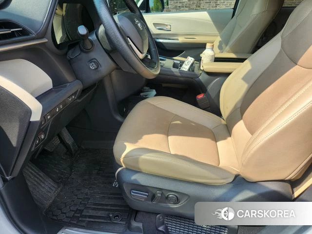 Toyota Sienna 4th Generation 2024 Жемчужный цвет из Кореи, фото 3