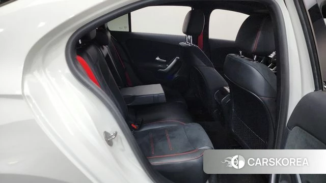 Mercedes-Benz A-Class W177 2023 Белый из Кореи, фото 3