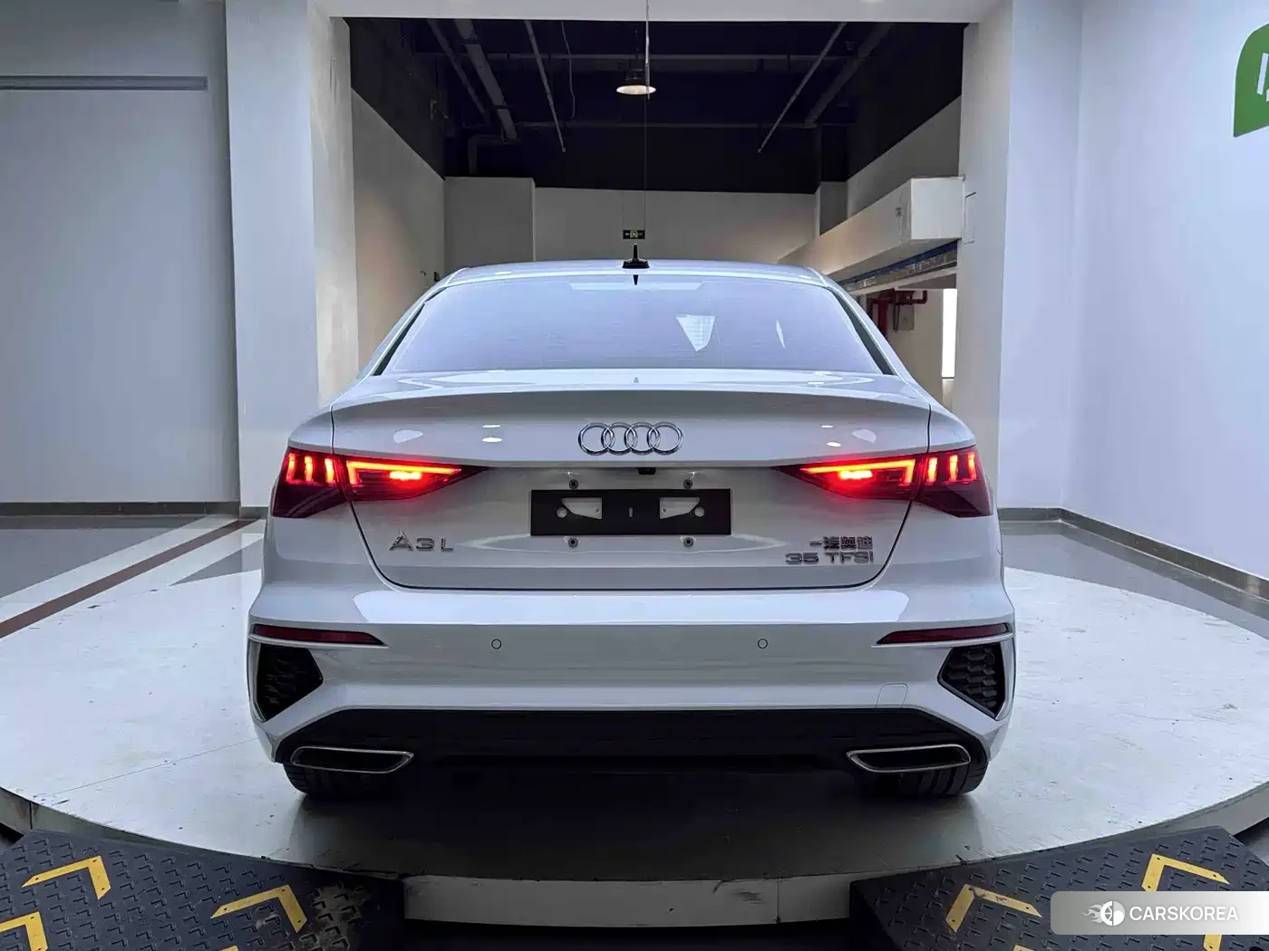 Audi A3 2022 Белый из Китая, фото 3