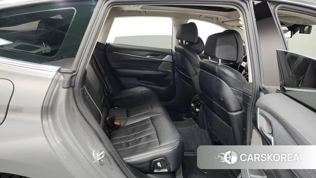 BMW 6 Series GT (G32) 2021 Серебристо-серый из Кореи, фото 3