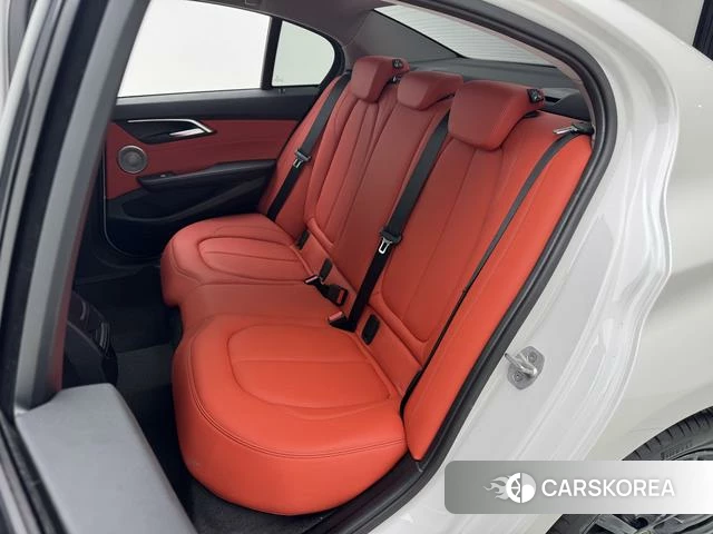 BMW 1 series 2023 Белый из Китая, фото 3