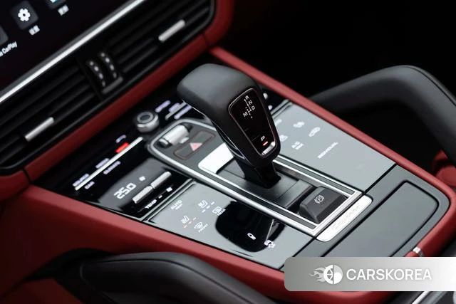 Porsche Cayenne E-Hybrid 2023 Серебристо-серый из Китая, фото 3