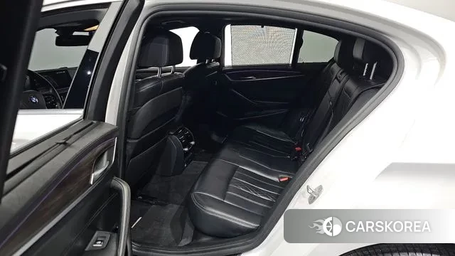 BMW 5 Series (G30) 2018 Белый из Кореи, фото 3