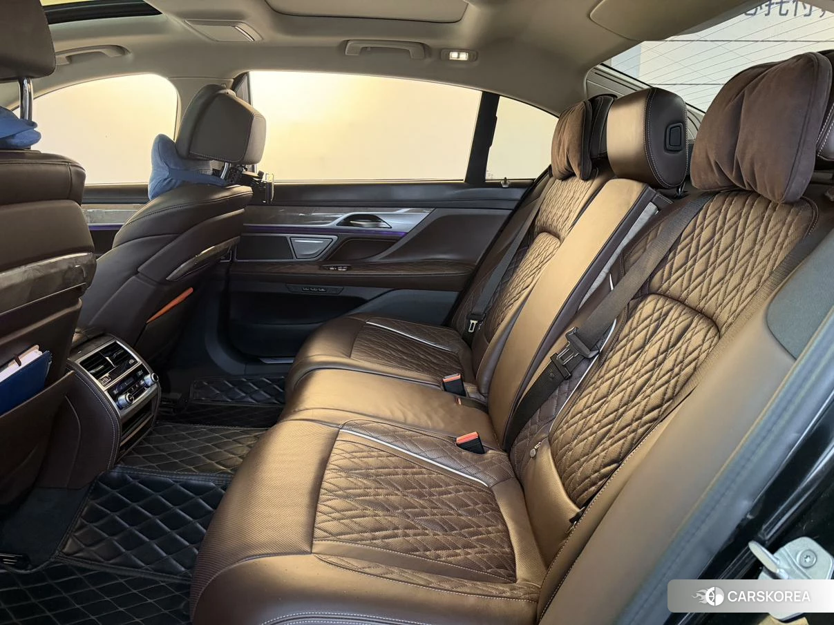 BMW 7 series 2021 Черный из Китая, фото 3