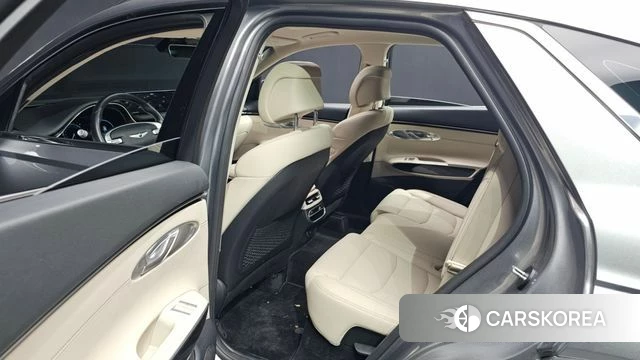 Genesis GV70 2023 Серебристо-серый из Кореи, фото 3