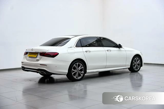 Mercedes-Benz E-class 2022 Белый из Китая, фото 3