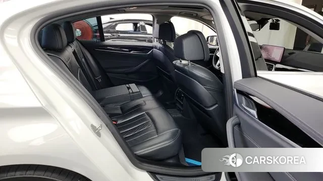 BMW 5 Series (G30) 2021 Белый из Кореи, фото 3