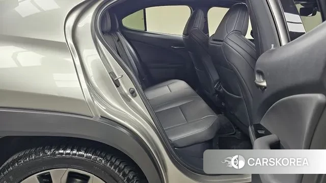 Lexus UX250h 2022 Серый из Кореи, фото 3