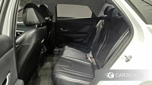 Hyundai Avante Hybrid (CN7) 2023 Белый из Кореи, фото 3