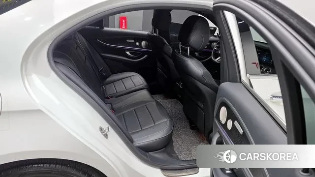 Mercedes-Benz E-Class W213 2022 Белый из Кореи, фото 3