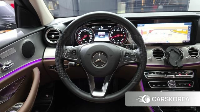 Mercedes-Benz E-Class W213 2018 Серый из Кореи, фото 3