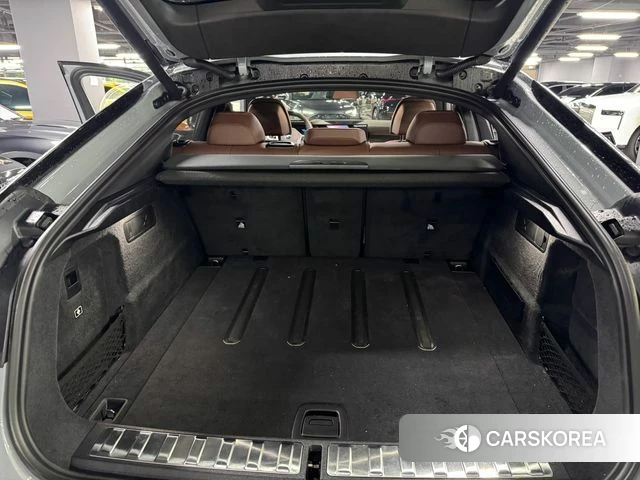 BMW X6 (G06) 2026 Светло-серебряный цвет из Кореи, фото 3
