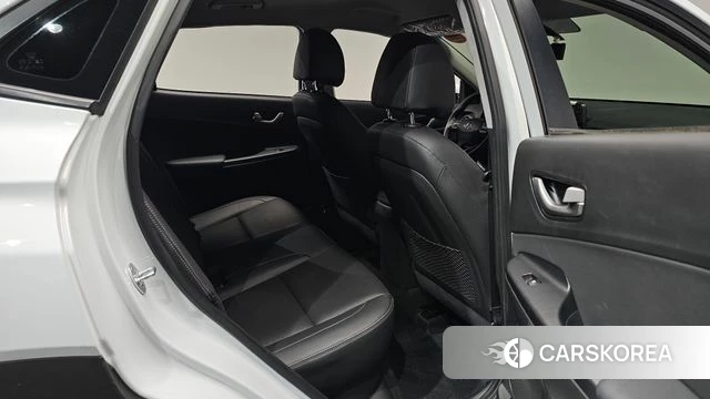Hyundai Kona 2018 Белый из Кореи, фото 3