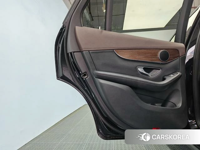 Mercedes-Benz GLC 2021 Черный из Китая, фото 3