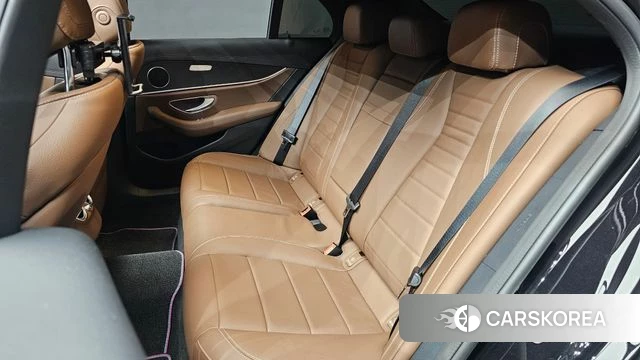 Mercedes-Benz E-Class W213 2023 Черный из Кореи, фото 3