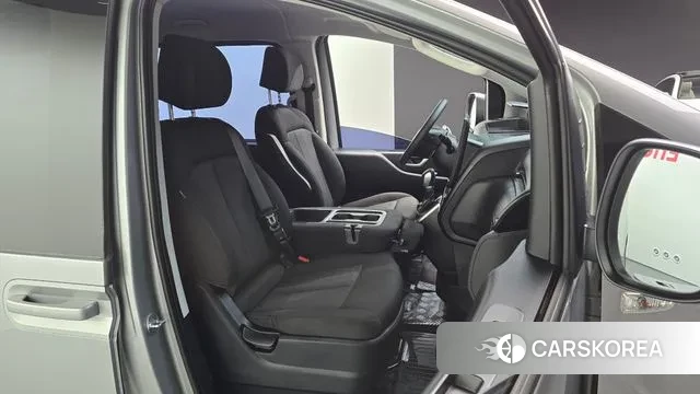 Hyundai Staria 2022 Серебряный из Кореи, фото 3