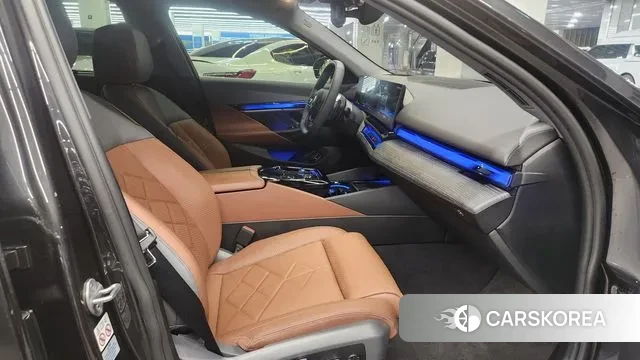 BMW 5 Series (G60) 2024 Серый из Кореи, фото 3