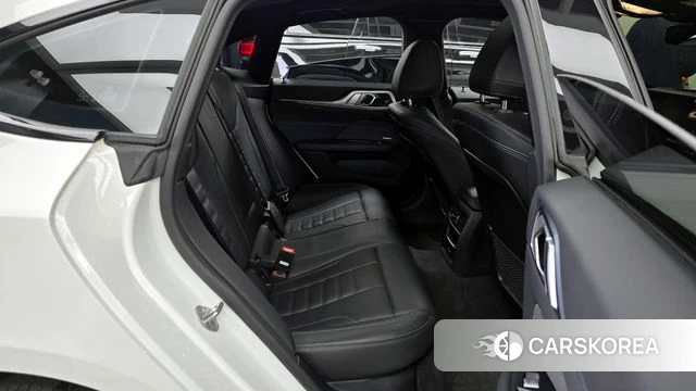 BMW i4 2022 Белый из Кореи, фото 3