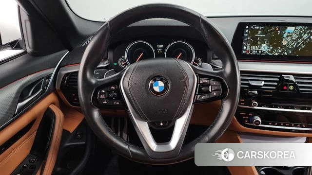 BMW 5 Series (G30) 2018 Белый из Кореи, фото 3