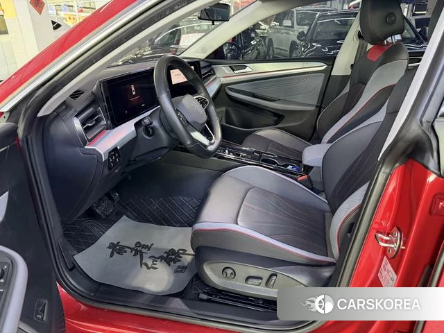 Volkswagen Lingdu 2023 Красный из Китая, фото 3