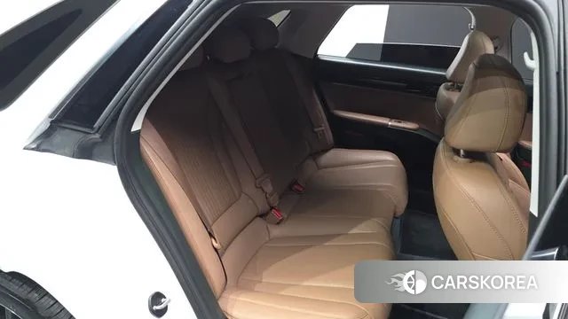 Hyundai Grandeur Hybrid (GN7) 2023 Белый из Кореи, фото 3