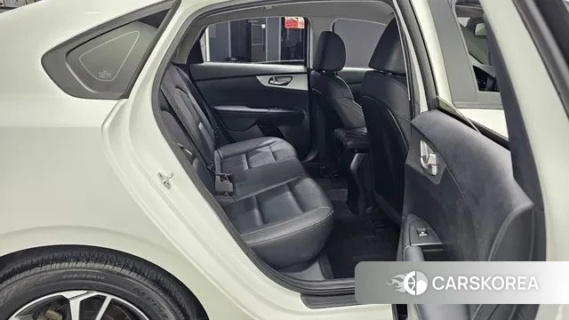 Kia The New K3 2nd generation 2021 Белый из Кореи, фото 3