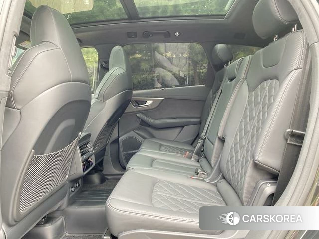 Audi SQ7 2025 Черный из Китая, фото 3