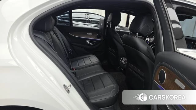 Mercedes-Benz E-Class W213 2023 Белый из Кореи, фото 3