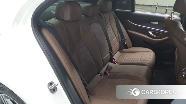 Mercedes-Benz E-Class W213 2022 Белый из Кореи, фото 3