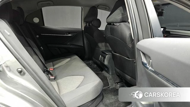 Toyota Camry (XV70) 2023 Серый из Кореи, фото 3