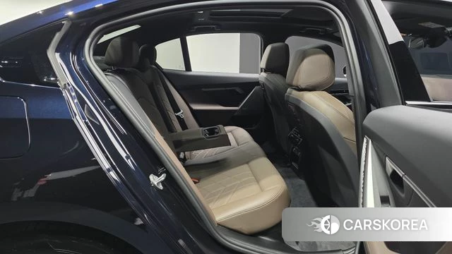 BMW 5 Series (G60) 2024 Синий из Кореи, фото 3