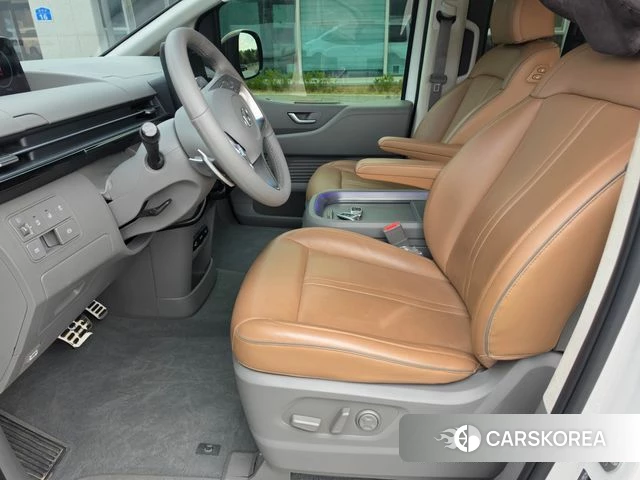 Hyundai Staria 2022 Белый из Кореи, фото 3