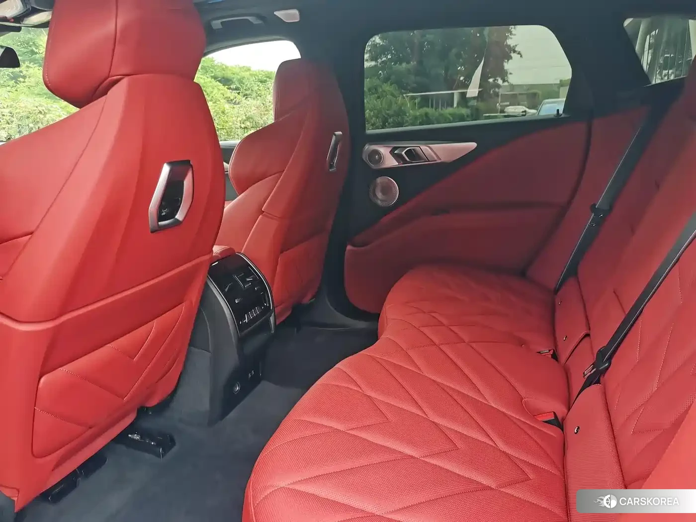 BMW XM 2024 Red/purple из Китая, фото 3