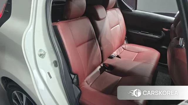Toyota Prius C 2019 Белый из Кореи, фото 3