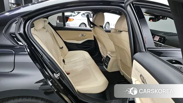 BMW 3 Series (G20) 2022 Черный из Кореи, фото 3