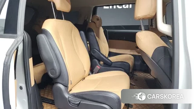 Kia Carnival 4th generation 2023 Белый из Кореи, фото 3