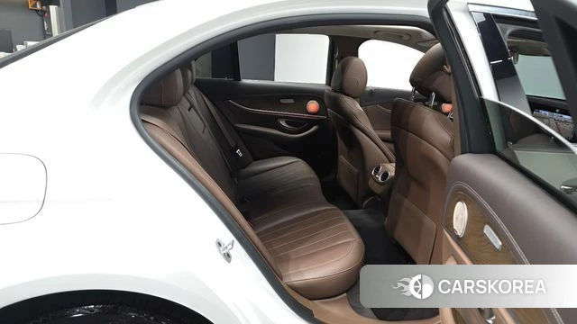 Mercedes-Benz E-Class W213 2019 Белый из Кореи, фото 3