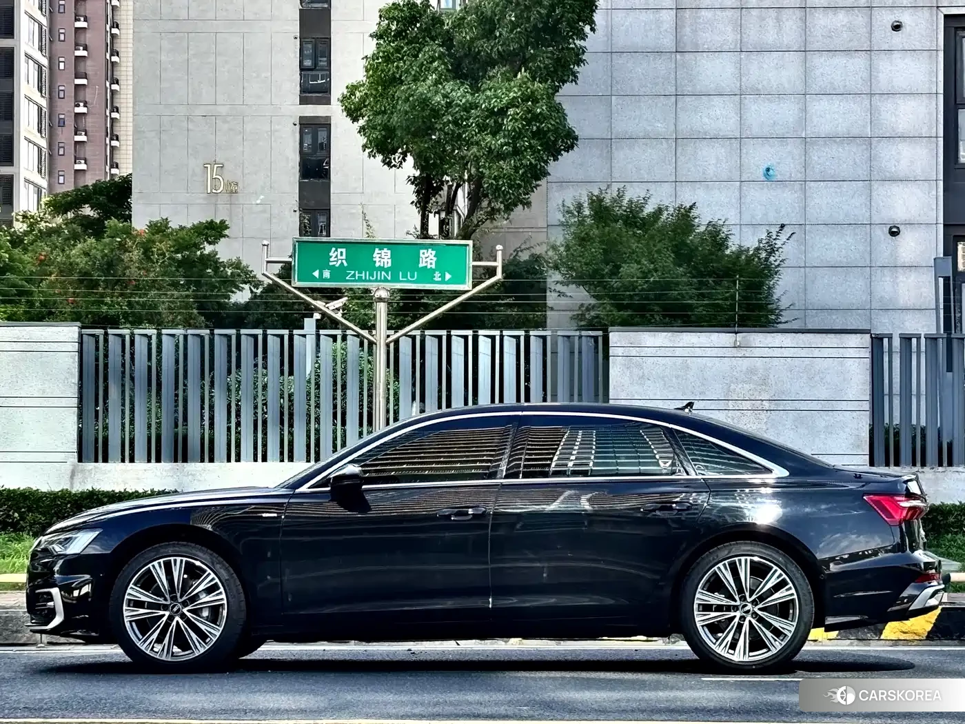 Audi A6L 2025 Черный из Китая, фото 3