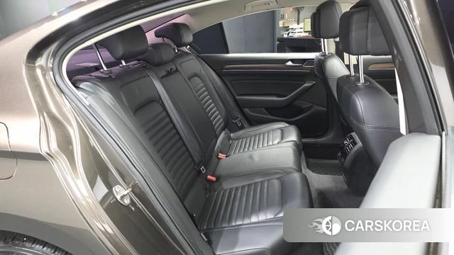 Volkswagen Passat GT (B8) 2018 Коричневый из Кореи, фото 3