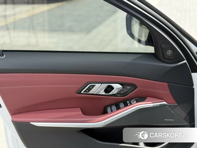 BMW 3 series 2025 Белый из Китая, фото 3