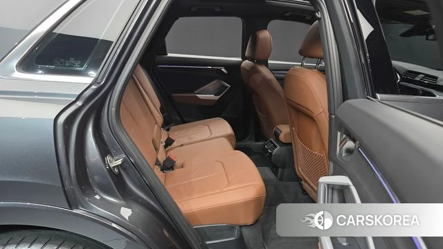 Audi Q3 (F3) 2022 Серый из Кореи, фото 3