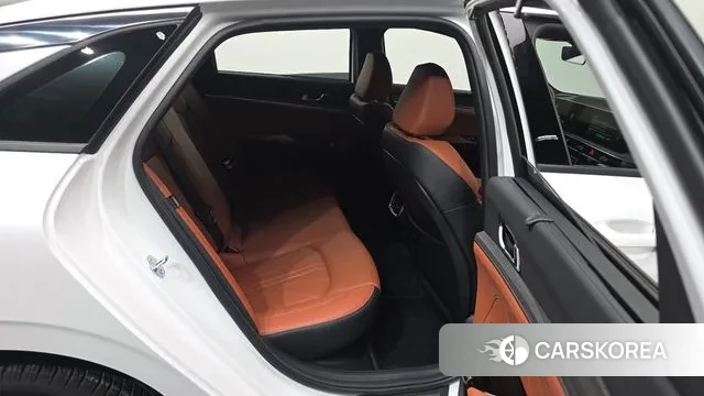 Kia The New K5 Hybrid 3rd generation 2025 Белый из Кореи, фото 3