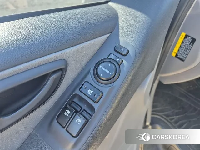 Hyundai The New Grand Starex 2018 Серебристо-серый из Кореи, фото 3