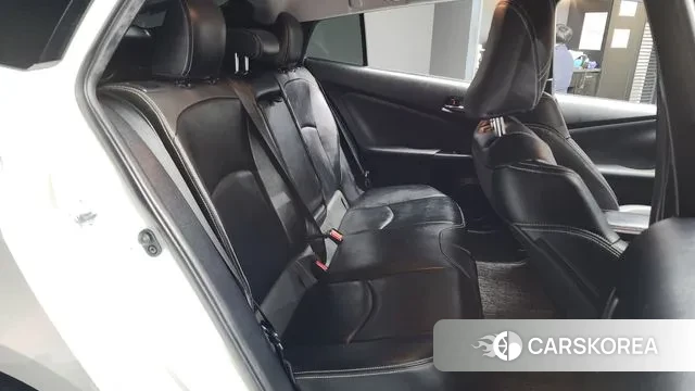 Toyota Prius 4th Generation 2018 Белый из Кореи, фото 3