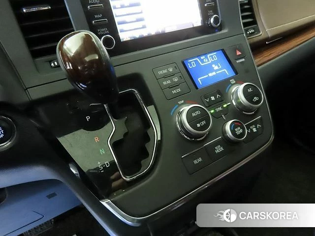 Toyota Sienna 2018 Белый из Кореи, фото 3