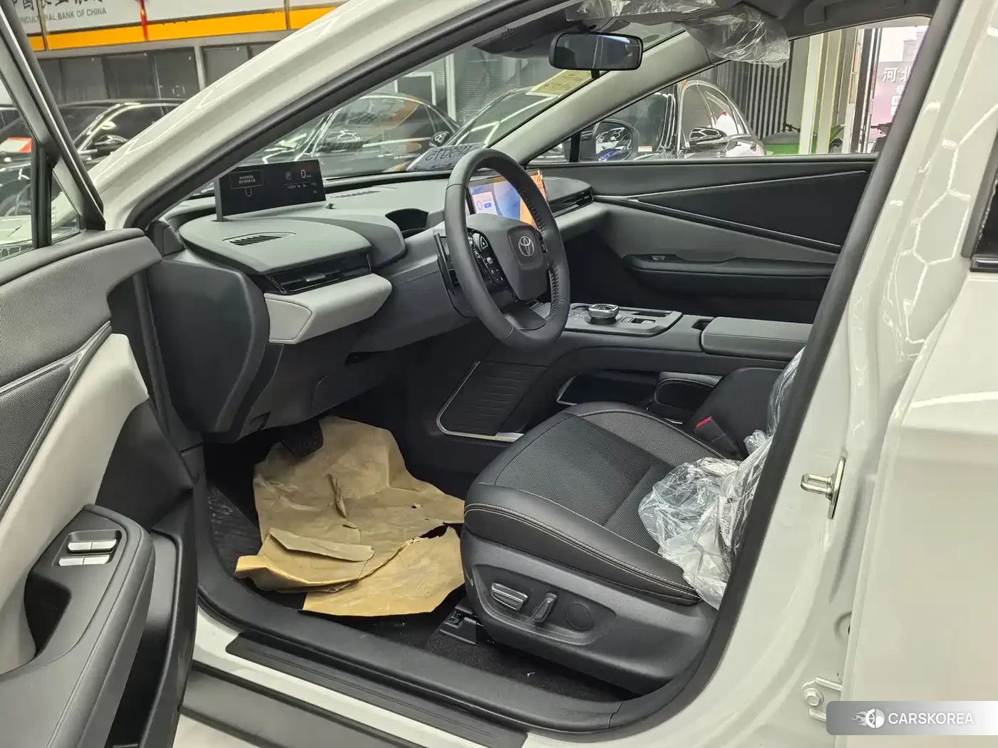 Toyota bZ5 2026 Белый из Китая, фото 3